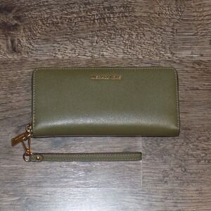Michael Kors Jet Set Continental Wallet Women Olive Green Good Saffiano Leather